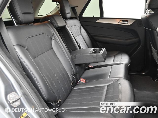 Mercedes-Benz GLE-Class 2018 — photo 12