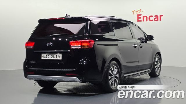 Kia Canival 2018 — photo 2