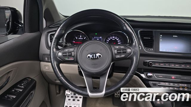 Kia Canival 2018 — photo 19