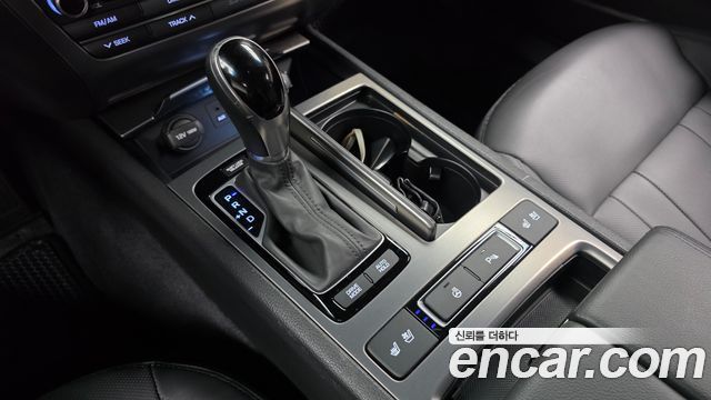Hyundai Genesis 2016 — photo 9