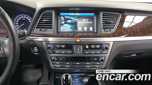 Hyundai Genesis 2016 — photo 13