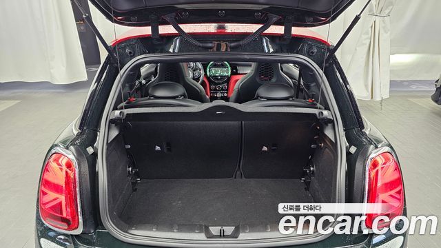 Mini Cooper 2019 — photo 24