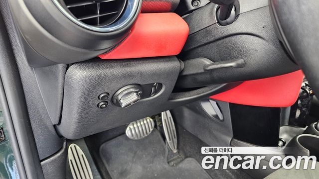 Mini Cooper 2019 — photo 28