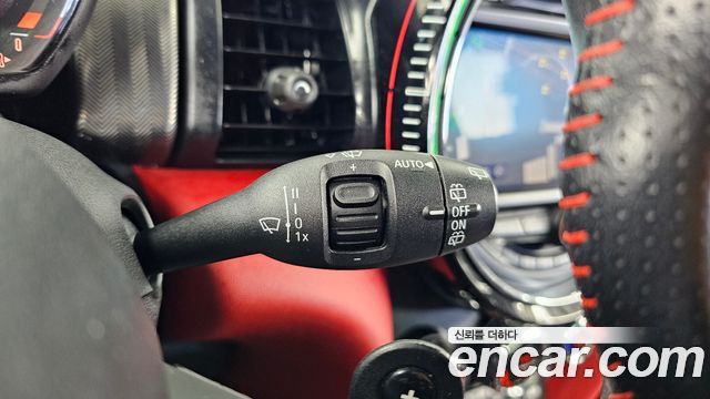 Mini Cooper 2019 — photo 29