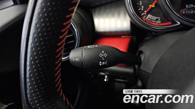 Mini Cooper 2019 — photo 30