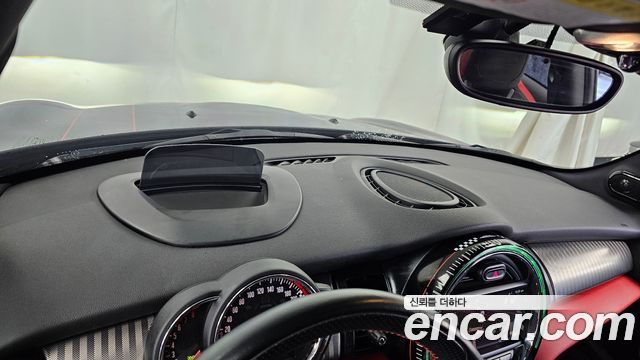 Mini Cooper 2019 — photo 34