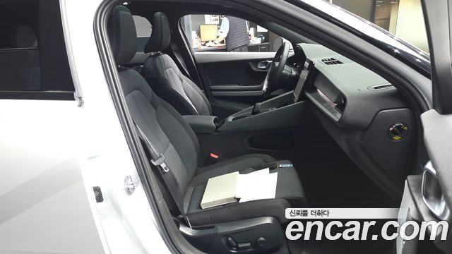Polestar Polestar 2 2023 — photo 17