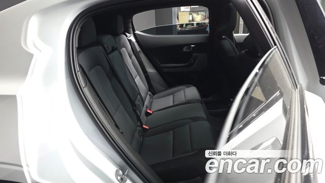 Polestar Polestar 2 2023 — photo 18