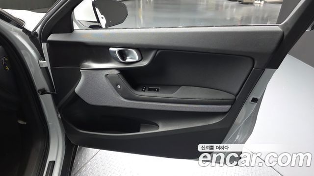 Polestar Polestar 2 2023 — photo 14