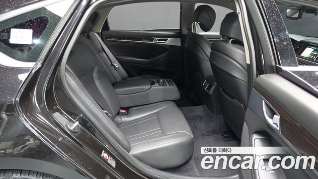 Genesis G80 2018 — photo 17