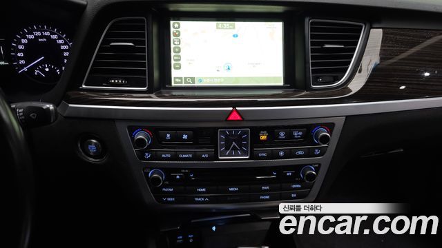 Genesis G80 2018 — photo 19