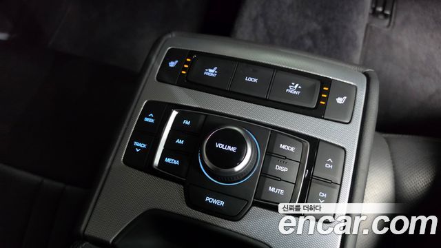 Genesis G80 2018 — photo 24