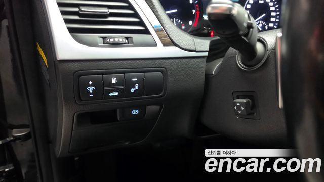 Genesis G80 2018 — photo 26