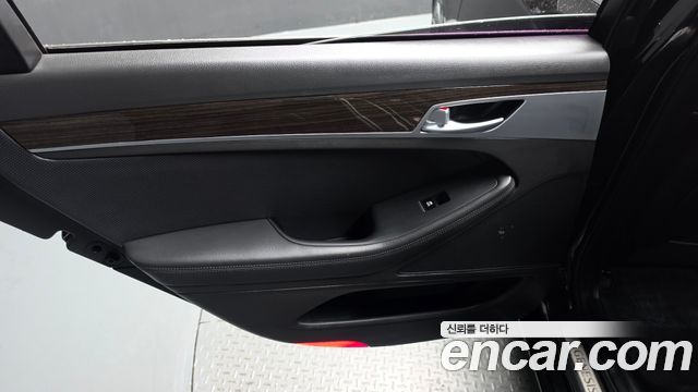 Genesis G80 2018 — photo 15