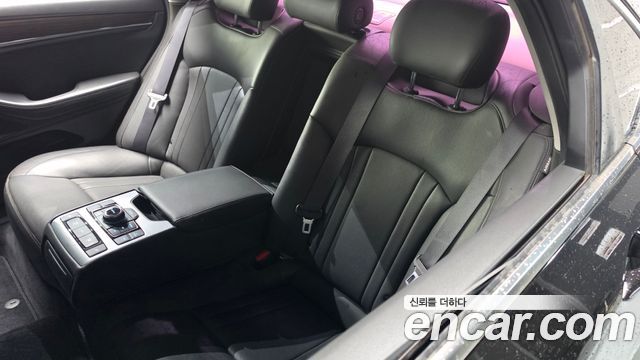 Genesis G80 2018 — photo 29
