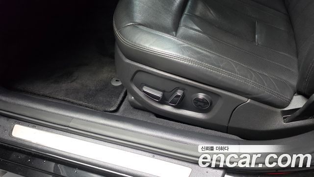 Genesis G80 2018 — photo 31
