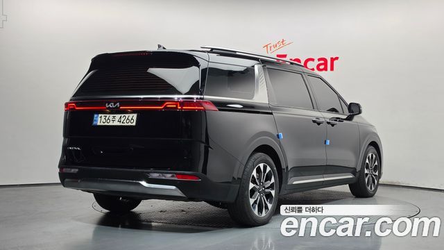 Kia Canival 2022 — photo 2