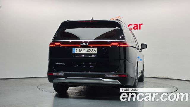Kia Canival 2022 — photo 4