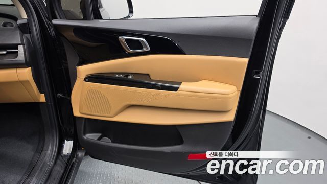 Kia Canival 2022 — photo 15