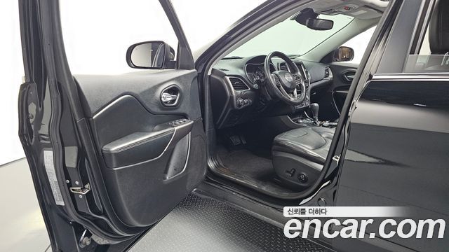 Jeep Cherokee 2019 — photo 10