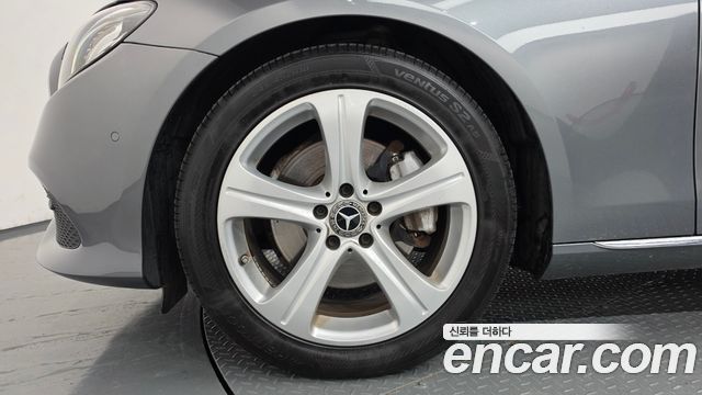 Mercedes-Benz E-Class 2018 — photo 5