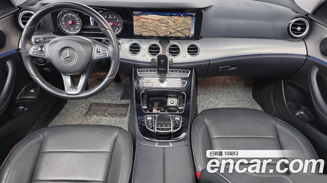 Mercedes-Benz E-Class 2018 — photo 10