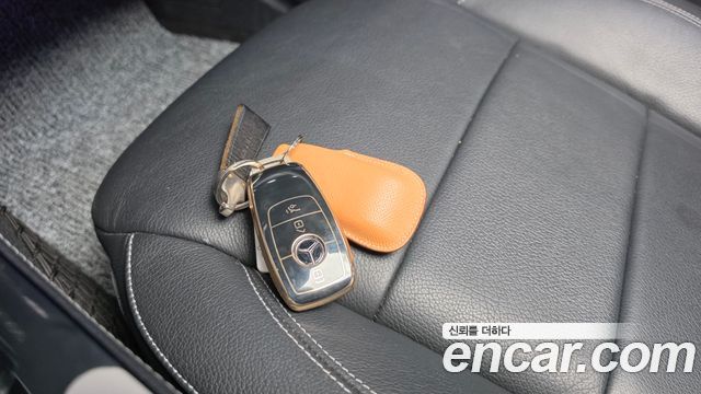 Mercedes-Benz E-Class 2018 — photo 21