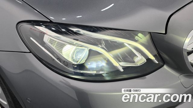 Mercedes-Benz E-Class 2018 — photo 8