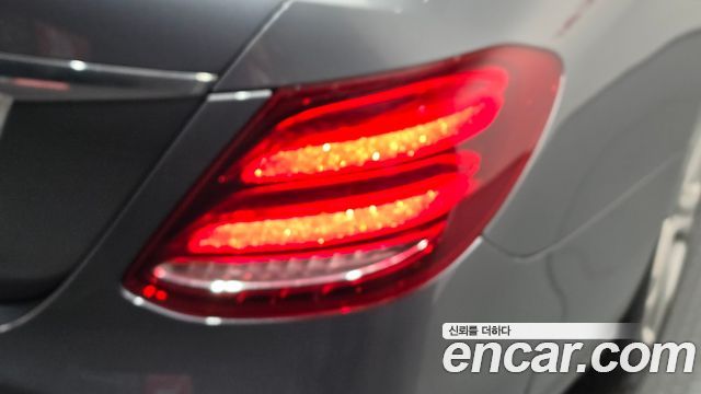 Mercedes-Benz E-Class 2018 — photo 9