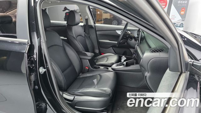 Kia K3 2023 — photo 17