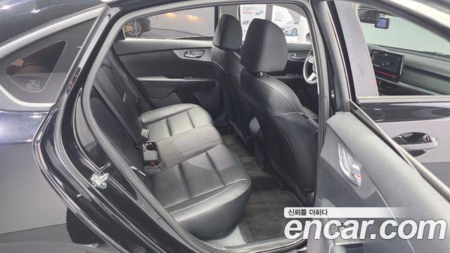 Kia K3 2023 — photo 18
