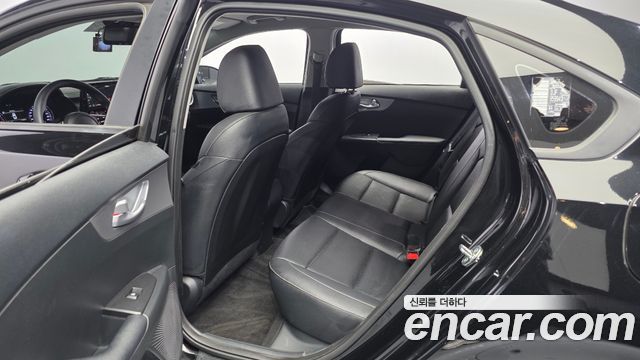 Kia K3 2023 — photo 16