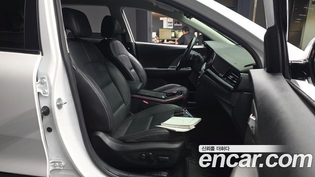 Kia Niro 2023 — photo 17