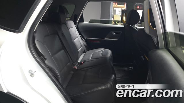Kia Niro 2023 — photo 18