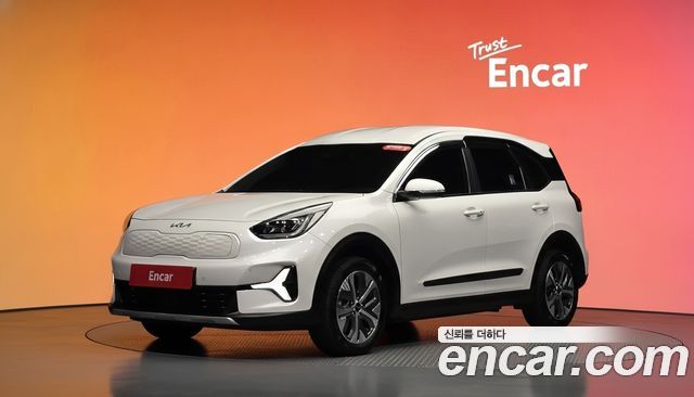 Kia Niro 2023 — photo 1