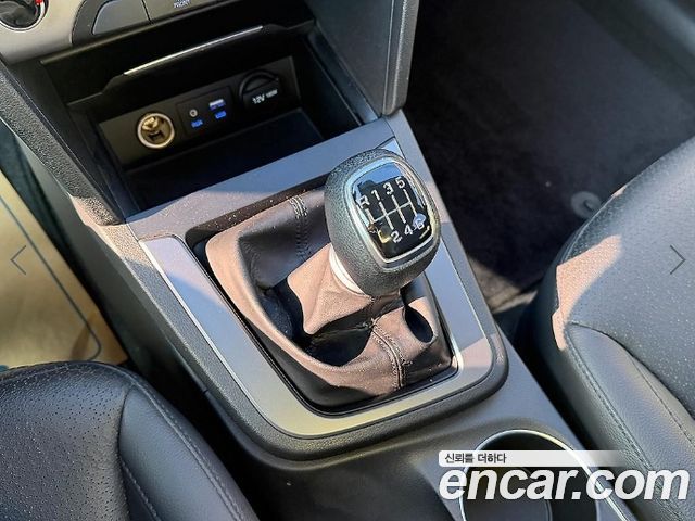 Hyundai AVANTE 2016 — photo 11