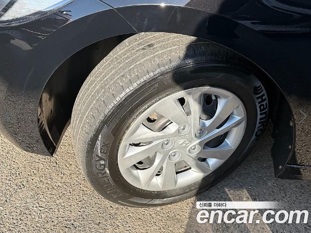 Hyundai AVANTE 2016 — photo 16