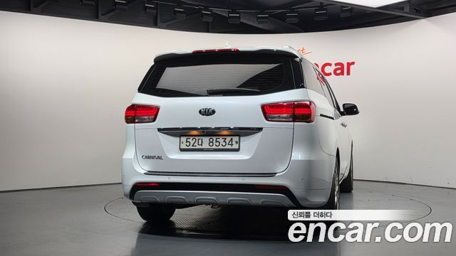 Kia Canival 2018 — photo 4