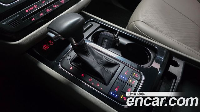 Kia Canival 2018 — photo 9