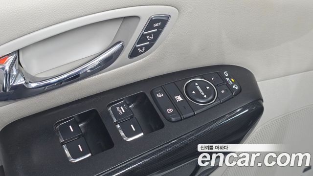 Kia Canival 2018 — photo 12