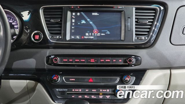 Kia Canival 2018 — photo 16