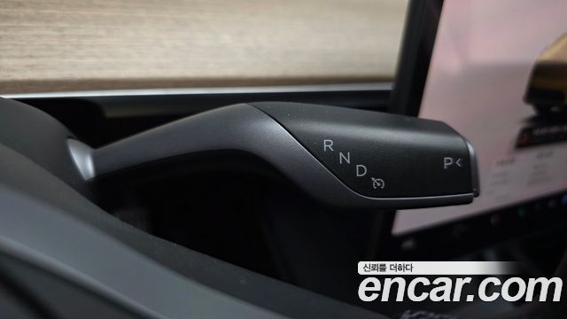 Tesla Model Y 2024 — photo 12