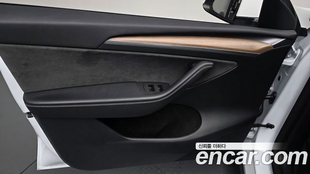 Tesla Model Y 2024 — photo 14