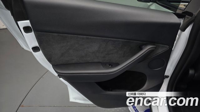Tesla Model Y 2024 — photo 15