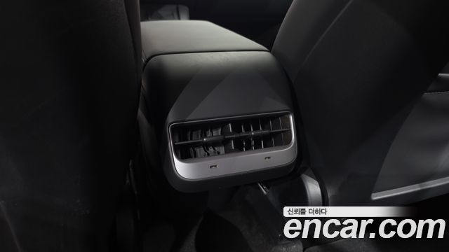 Tesla Model Y 2024 — photo 32