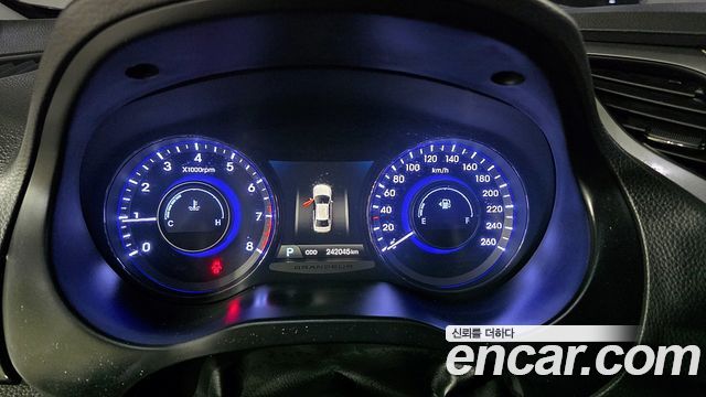 Hyundai Grandeur 2013 — photo 10