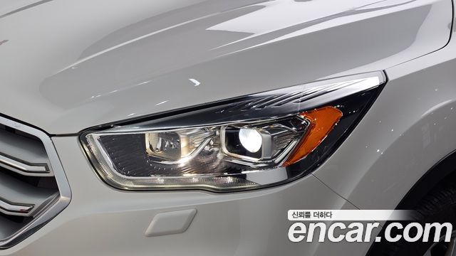 Ford Kuga 2017 — photo 8