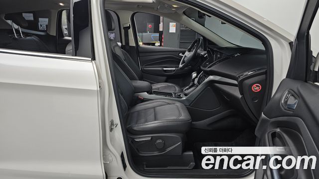 Ford Kuga 2017 — photo 16