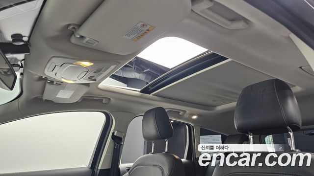 Ford Kuga 2017 — photo 32