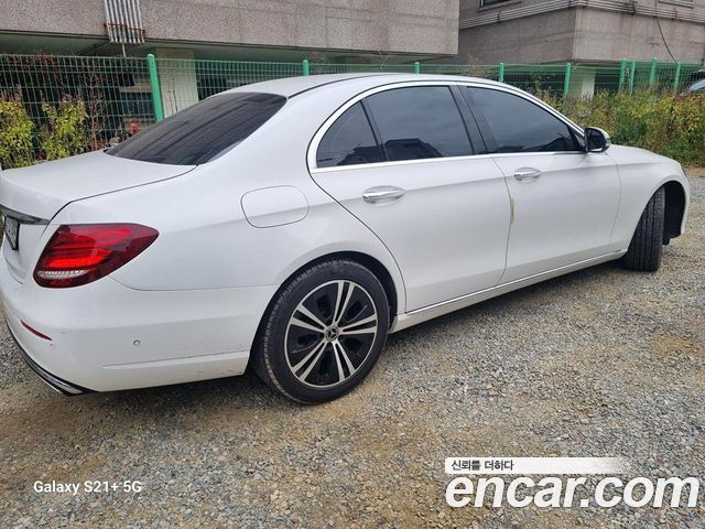 Mercedes-Benz E-Class 2020 — photo 4